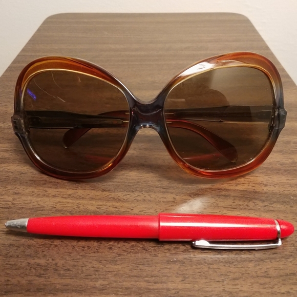 Vintage Accessories - 🌟HOST PICK🌟 Vintage Oversized 70s Italian Sunglasses